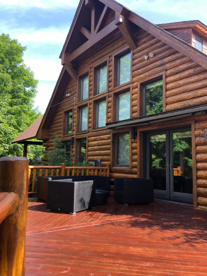 Black River Crossing Bed & Breakfast เบสเซเมอร์ ภายนอก รูปภาพ