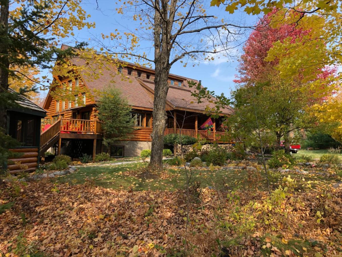 Black River Crossing Bed & Breakfast เบสเซเมอร์ ภายนอก รูปภาพ